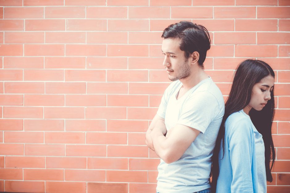Apego evitativo, como afecta a las relaciones Hernandez Psicologos Malaga Fuengirola Marbella psicologia online